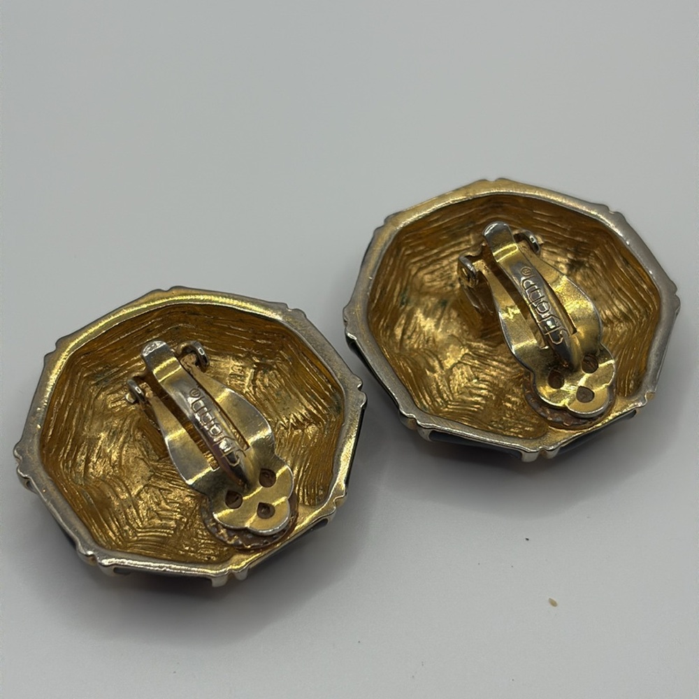 Vintage 80’s St. John Black Enamel and Gold Clip-on Logo Earrings - Picture 4 of 5